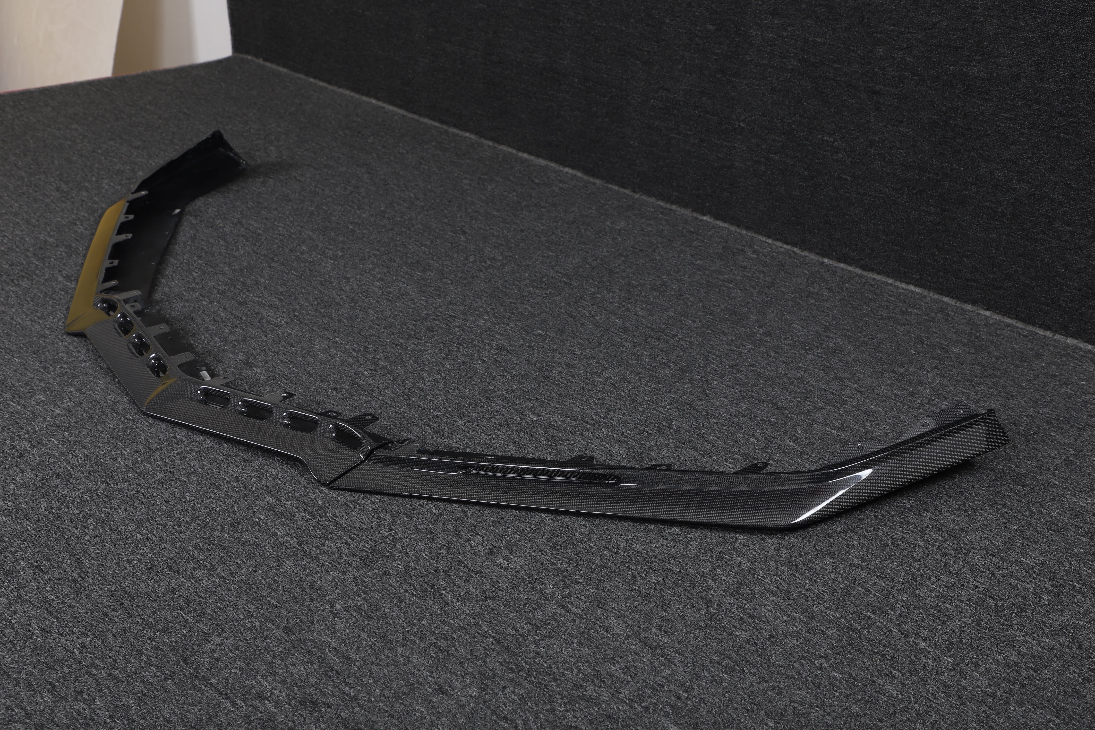 DynaCarbon™️ Carbon Front Splitter Lip for Chevrolet Corvette C8 Z06 2023-2024