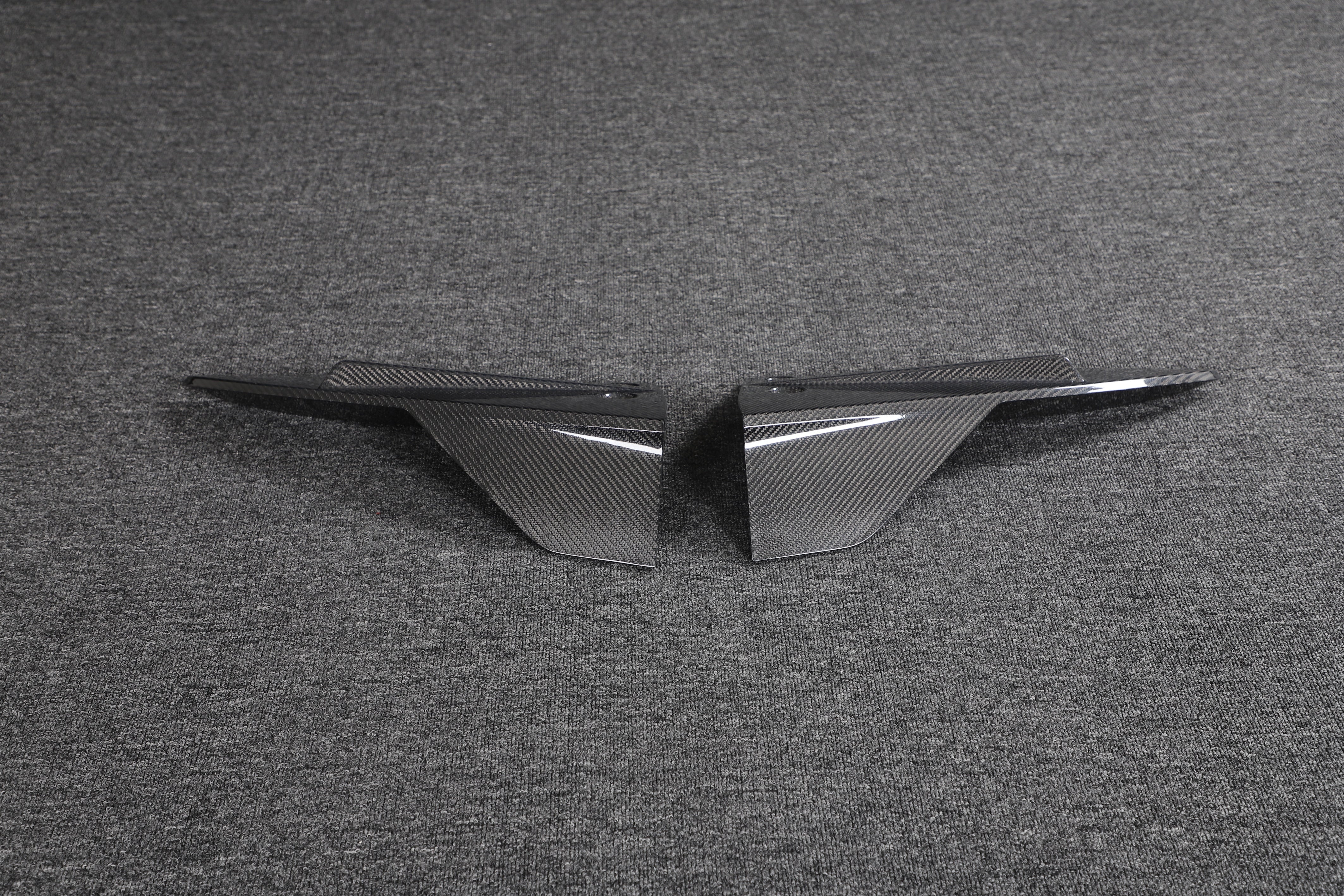 DynaCarbon™️ Carbon Rear Bumper Diffuser Splitters for Tesla Model S Plaid 2021-2023