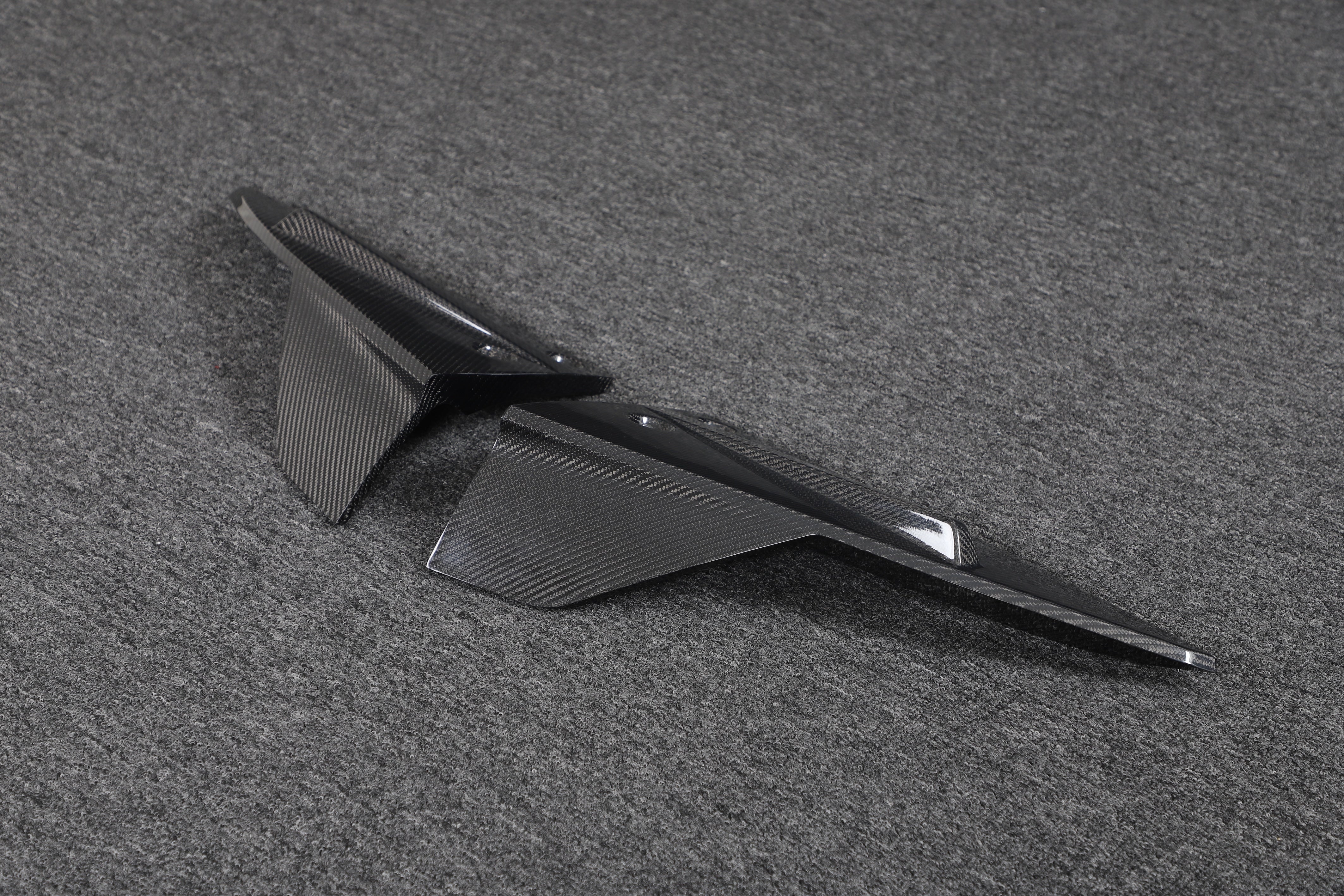 DynaCarbon™️ Carbon Rear Bumper Diffuser Splitters for Tesla Model S Plaid 2021-2023