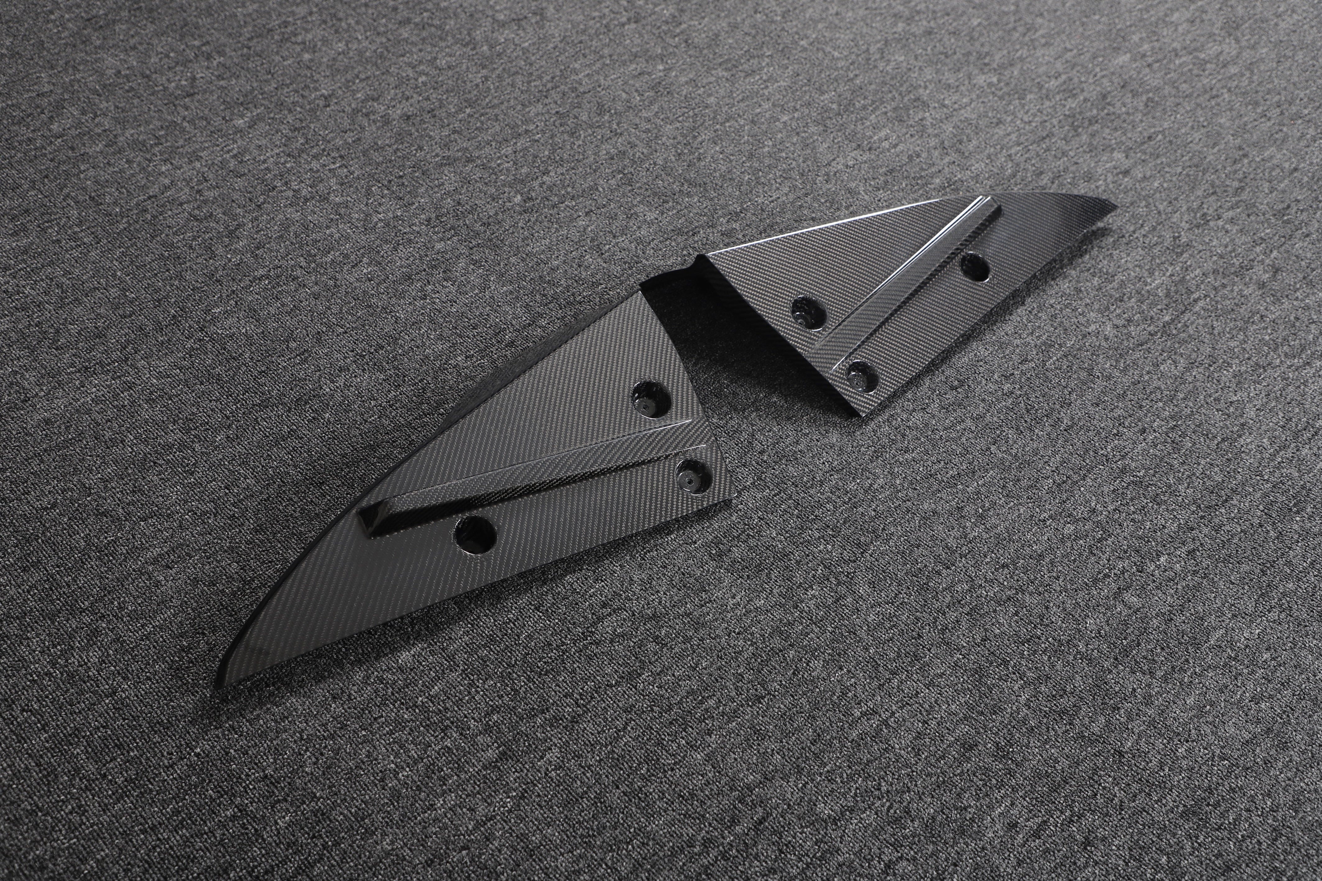 DynaCarbon™️ Carbon Rear Bumper Diffuser Splitters for Tesla Model S Plaid 2021-2023