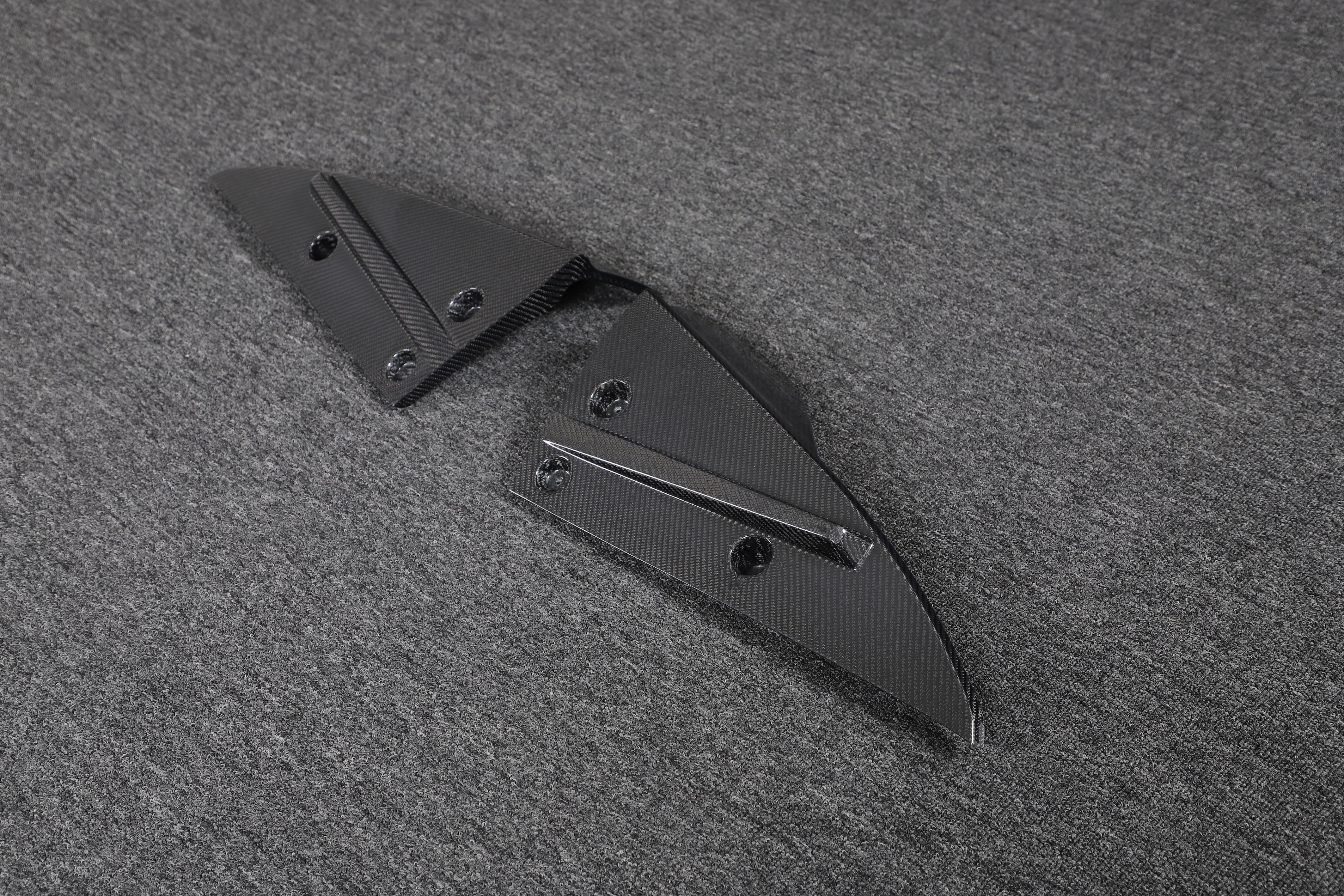 DynaCarbon™️ Carbon Rear Bumper Diffuser Splitters for Tesla Model S Plaid 2021-2023