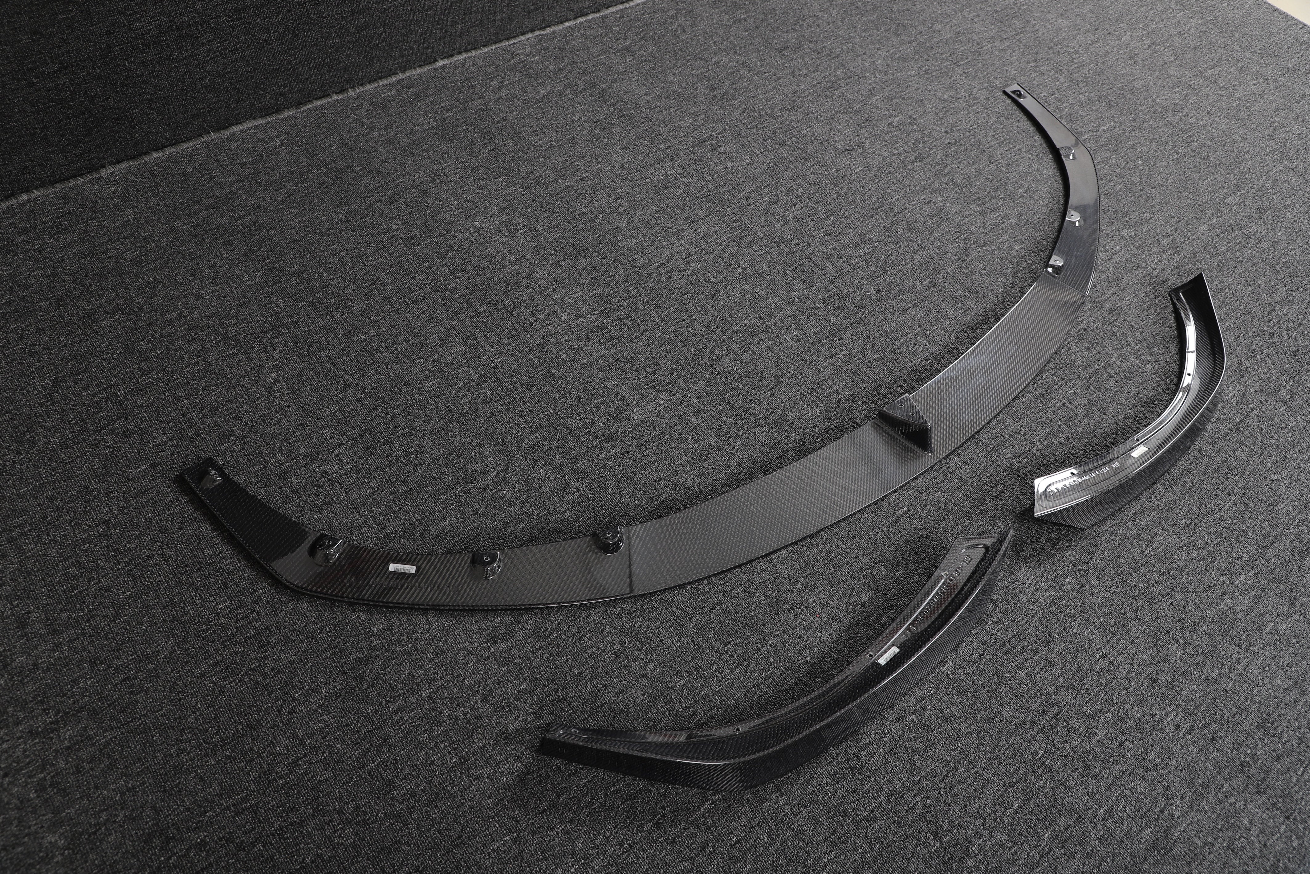 DynaCarbon™️ Carbon Front Bumper Lip for Tesla Model S Plaid 2021-2023