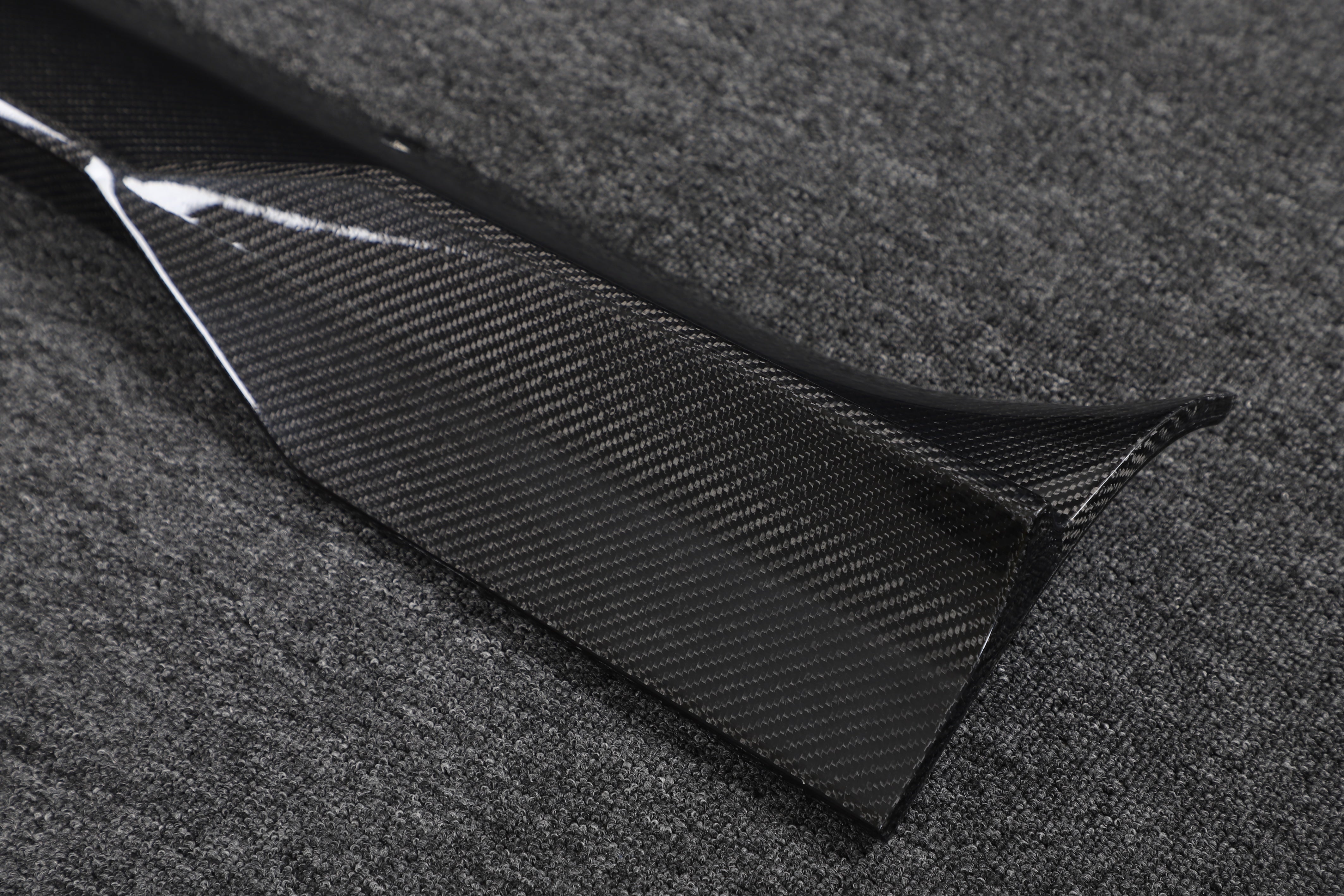 DynaCarbon™️ Carbon Side Skirts for Tesla Model S Plaid 2021-2023