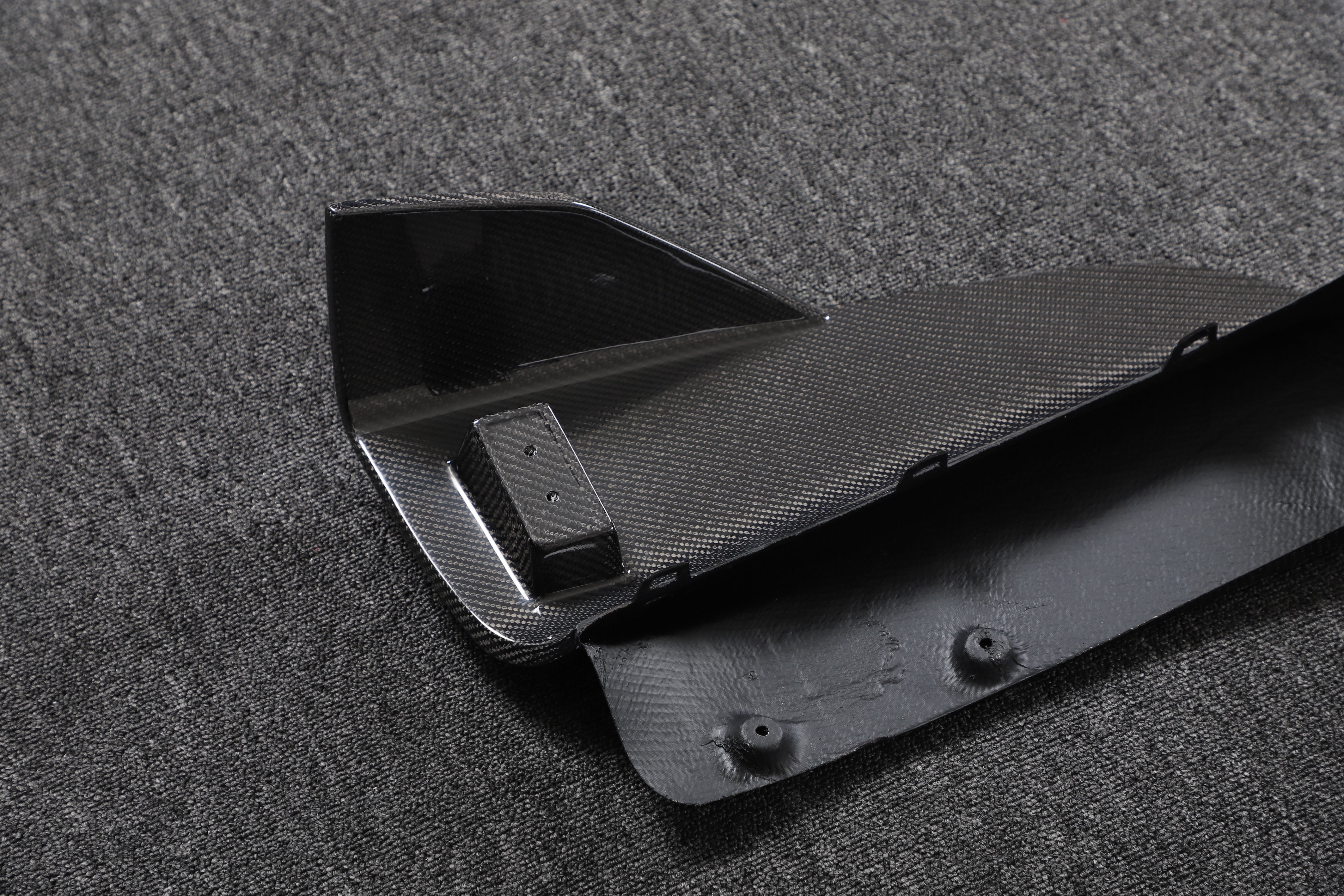 DynaCarbon™️ Carbon Rear Bumper Diffuser for Tesla Model S 2021-2023