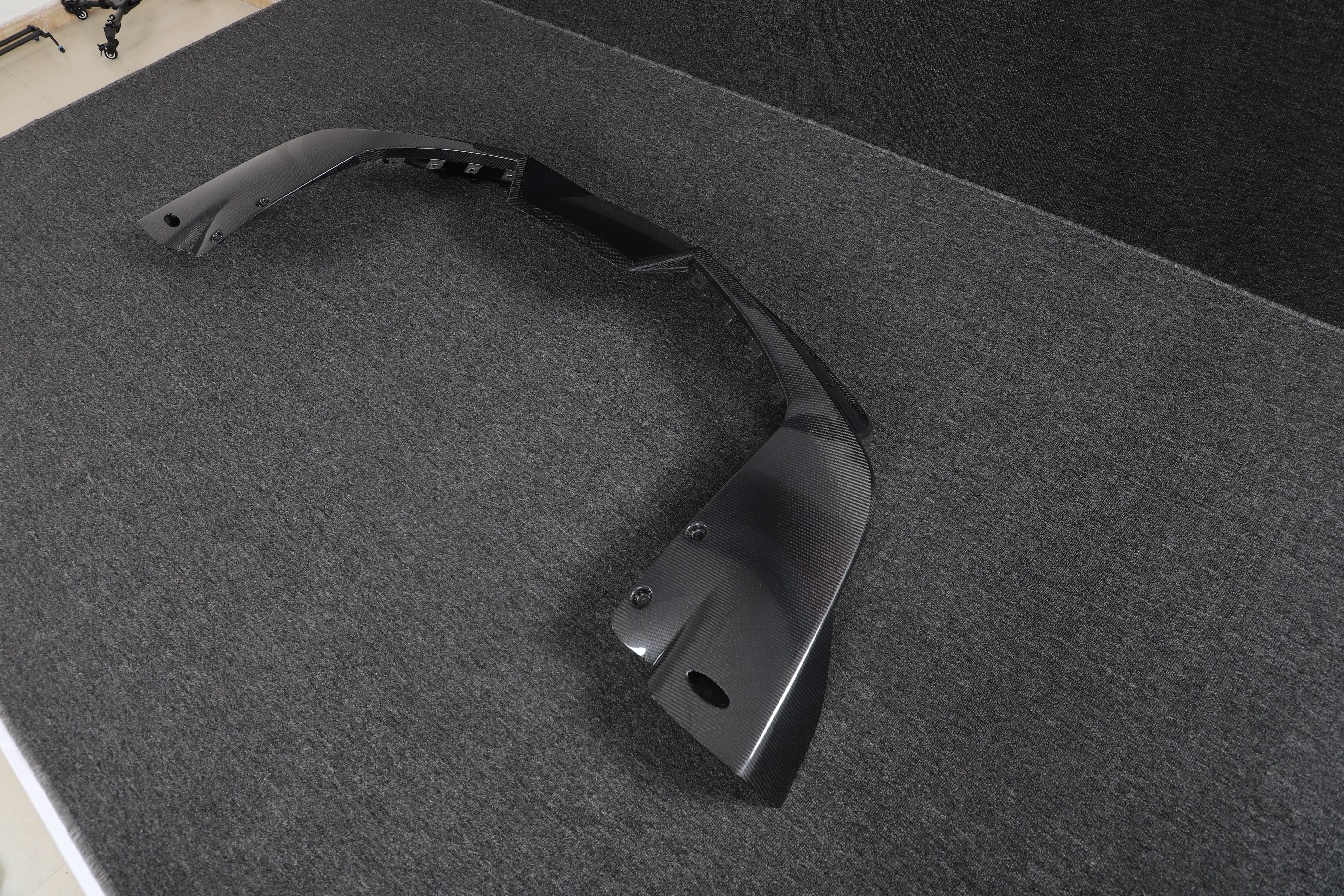 DynaCarbon™️ Carbon Rear Bumper Diffuser for Tesla Model S 2021-2023