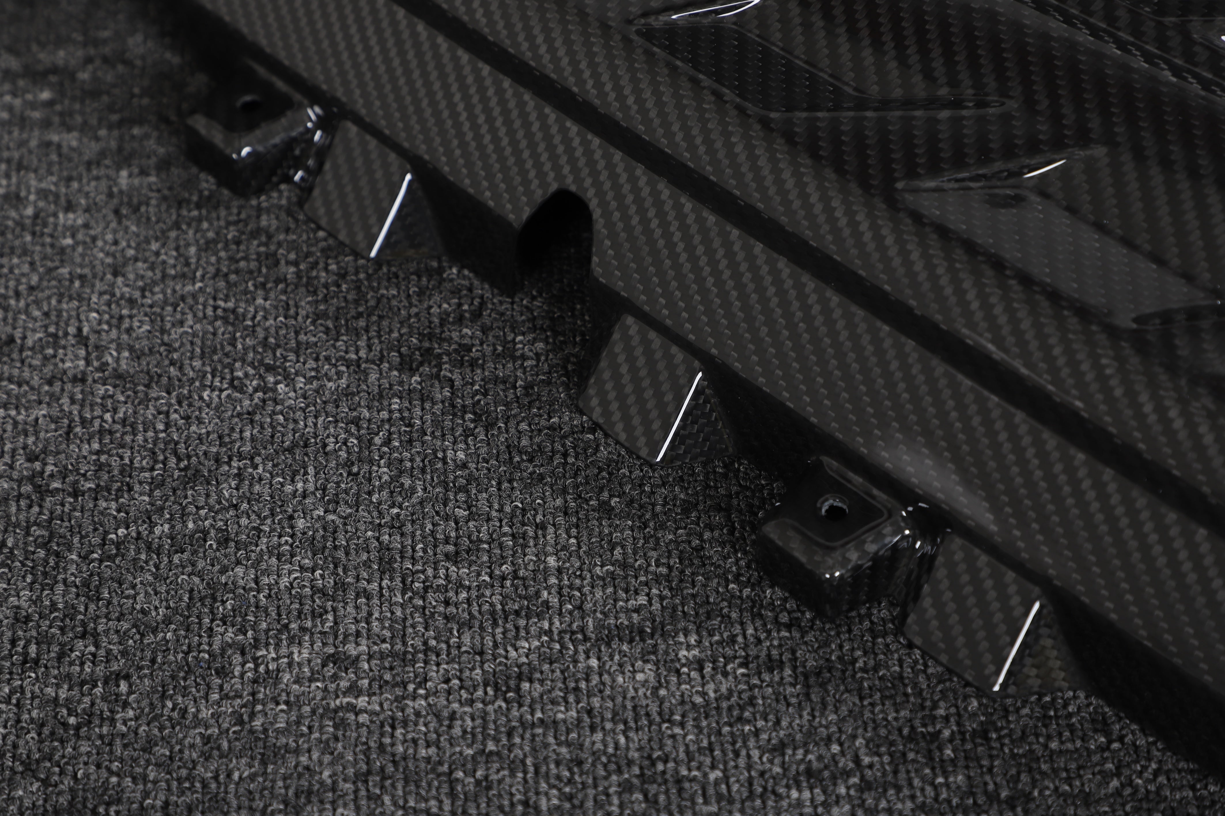 DynaCarbon™️ Carbon Fiber Engine Cover for Chevrolet Corvette C8 2020-2021