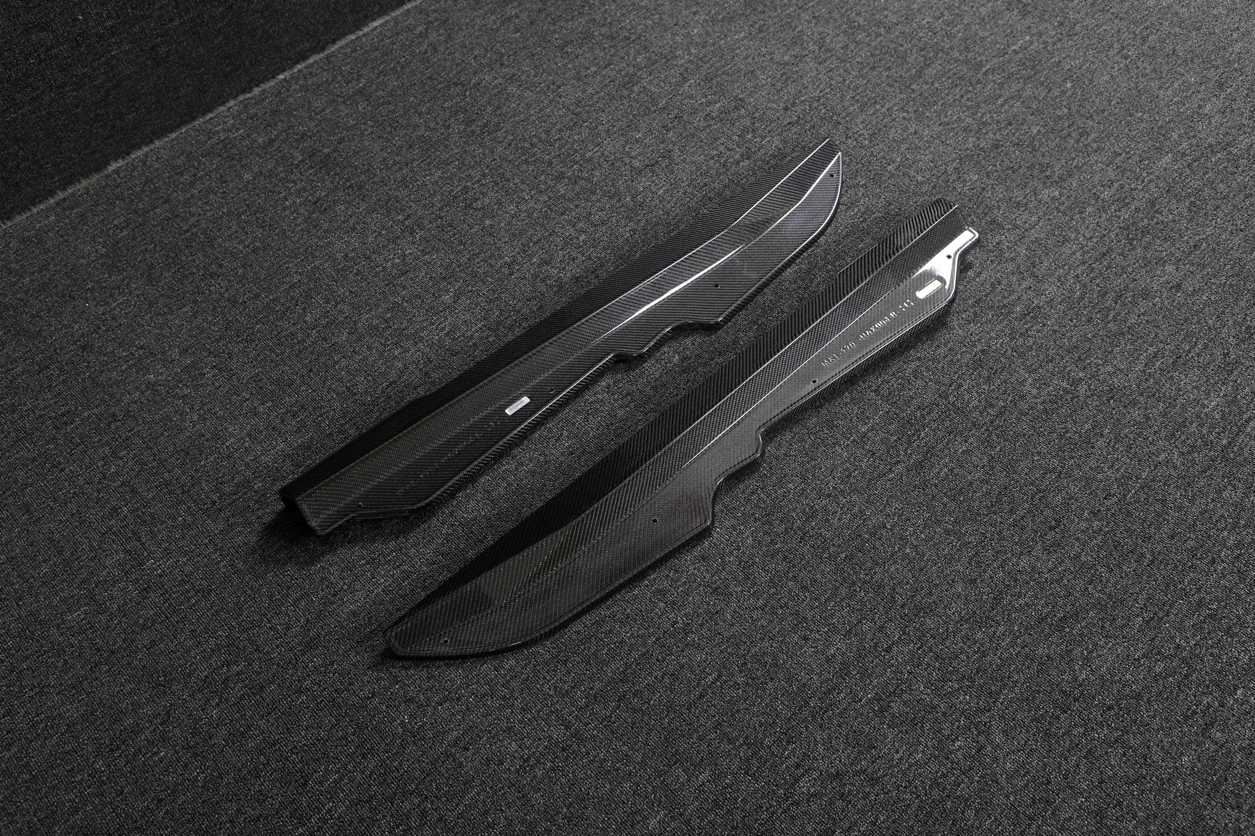DynaCarbon™️ Carbon Fiber Side Skirts for Chevrolet Corvette C8 2020-2021