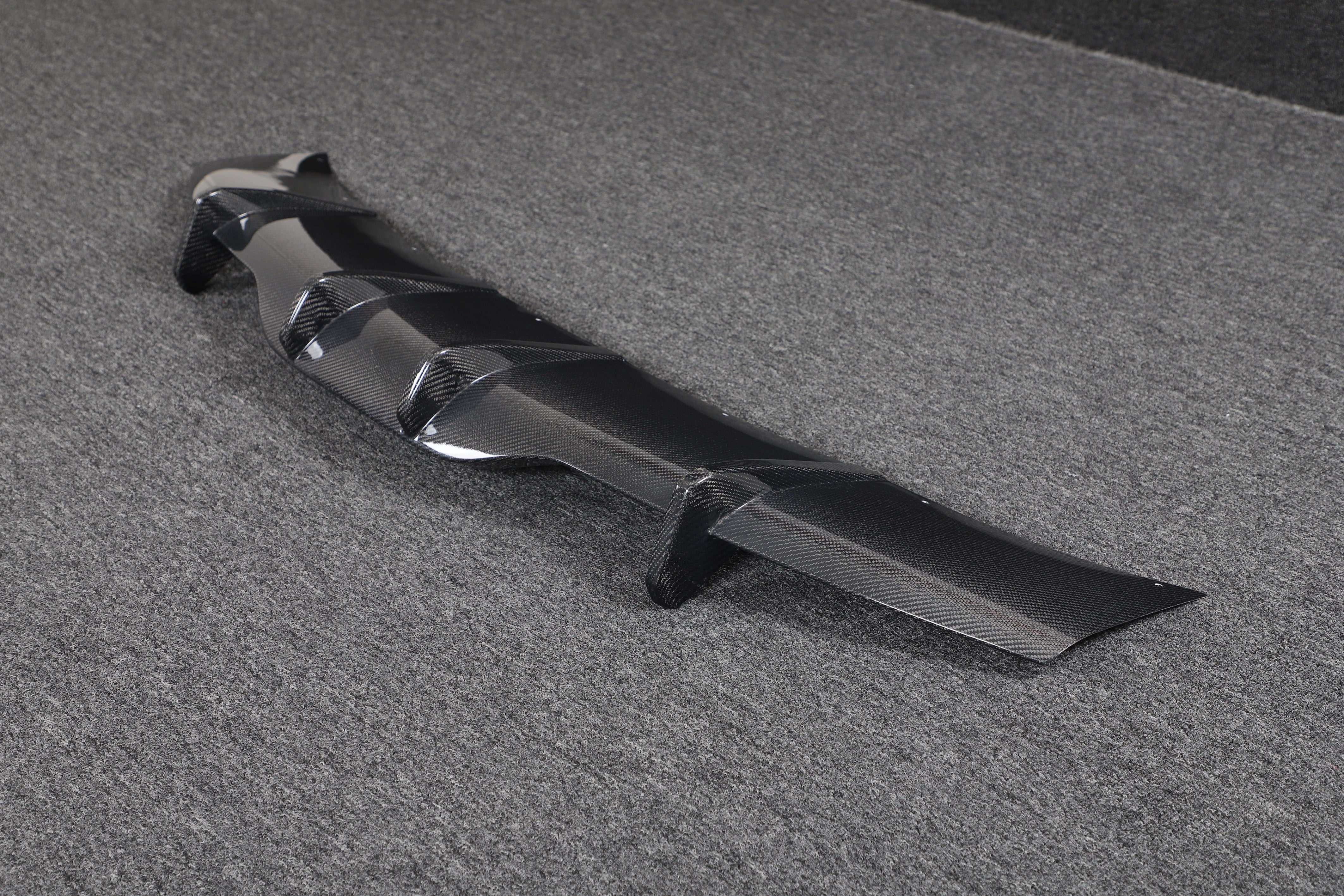 DynaCarbon™️ Carbon Rear Bumper Diffuser for Tesla Model S Plaid 2021-2023