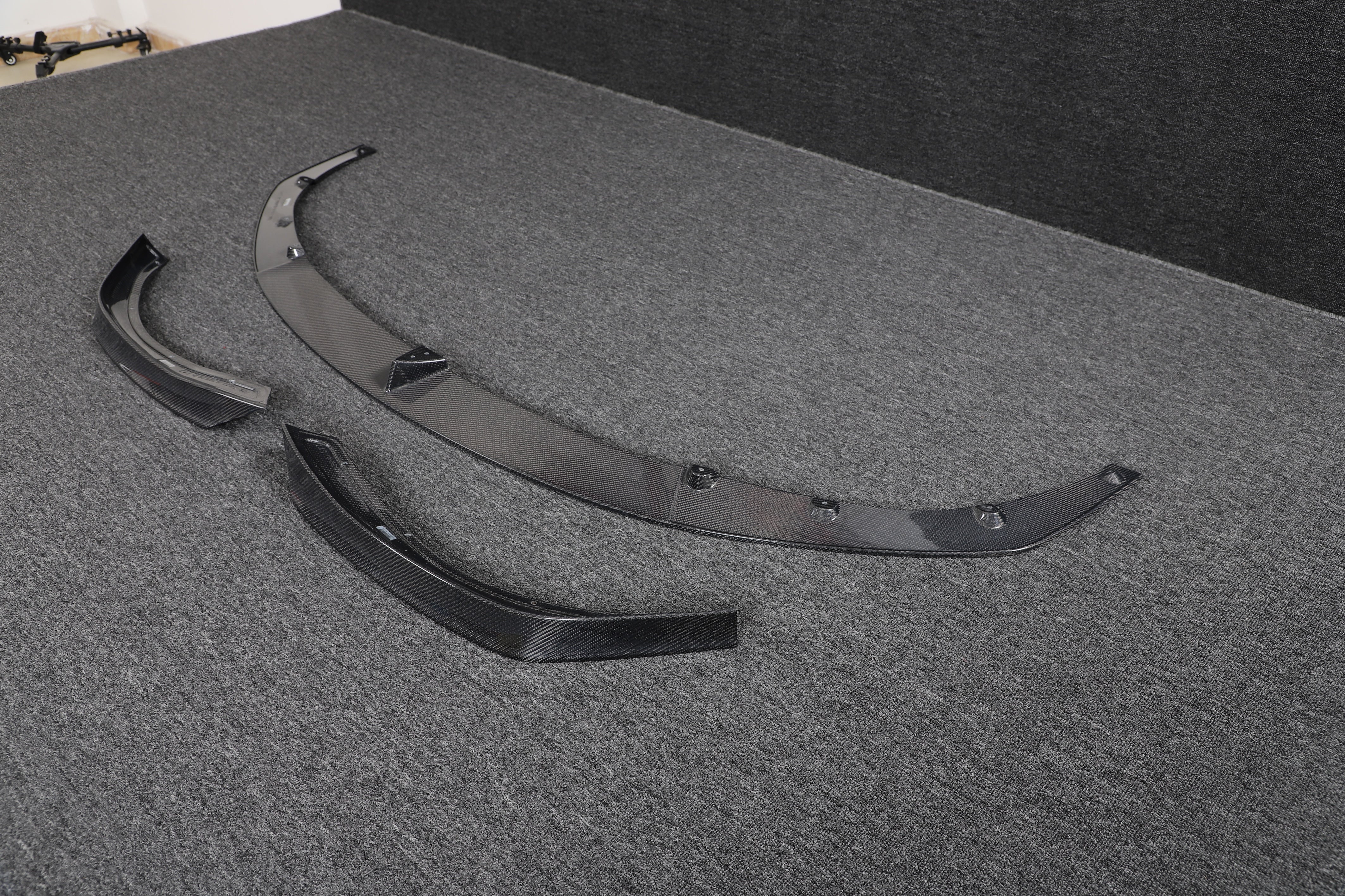 DynaCarbon™️ Carbon Front Bumper Lip for Tesla Model S Plaid 2021-2023