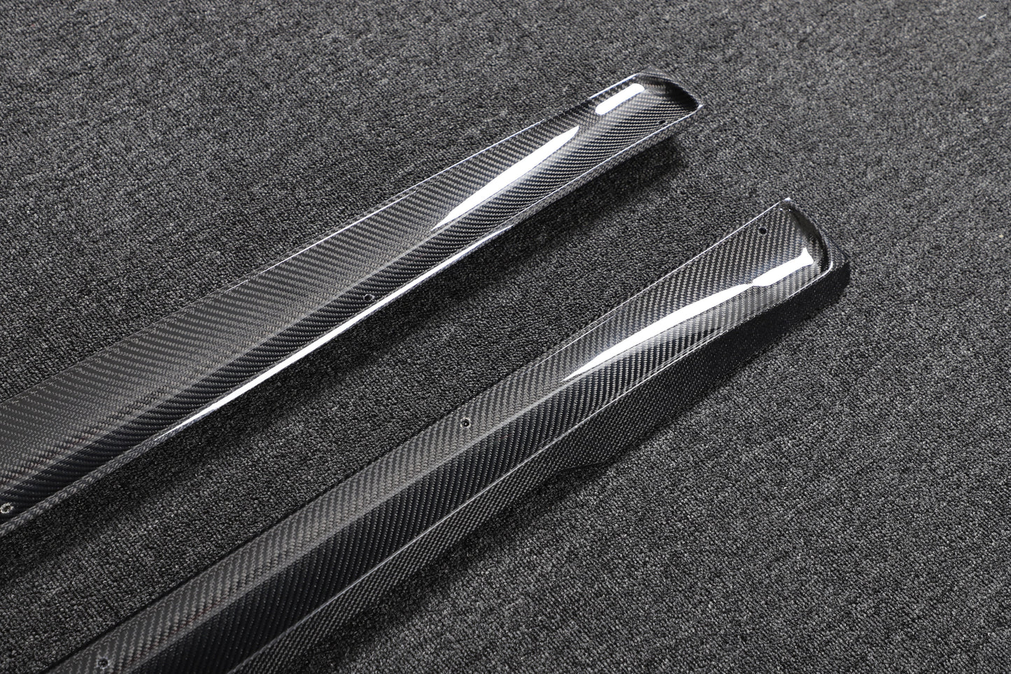 DynaCarbon™️ Carbon Side Skirts for Tesla Model S Plaid 2021-2023