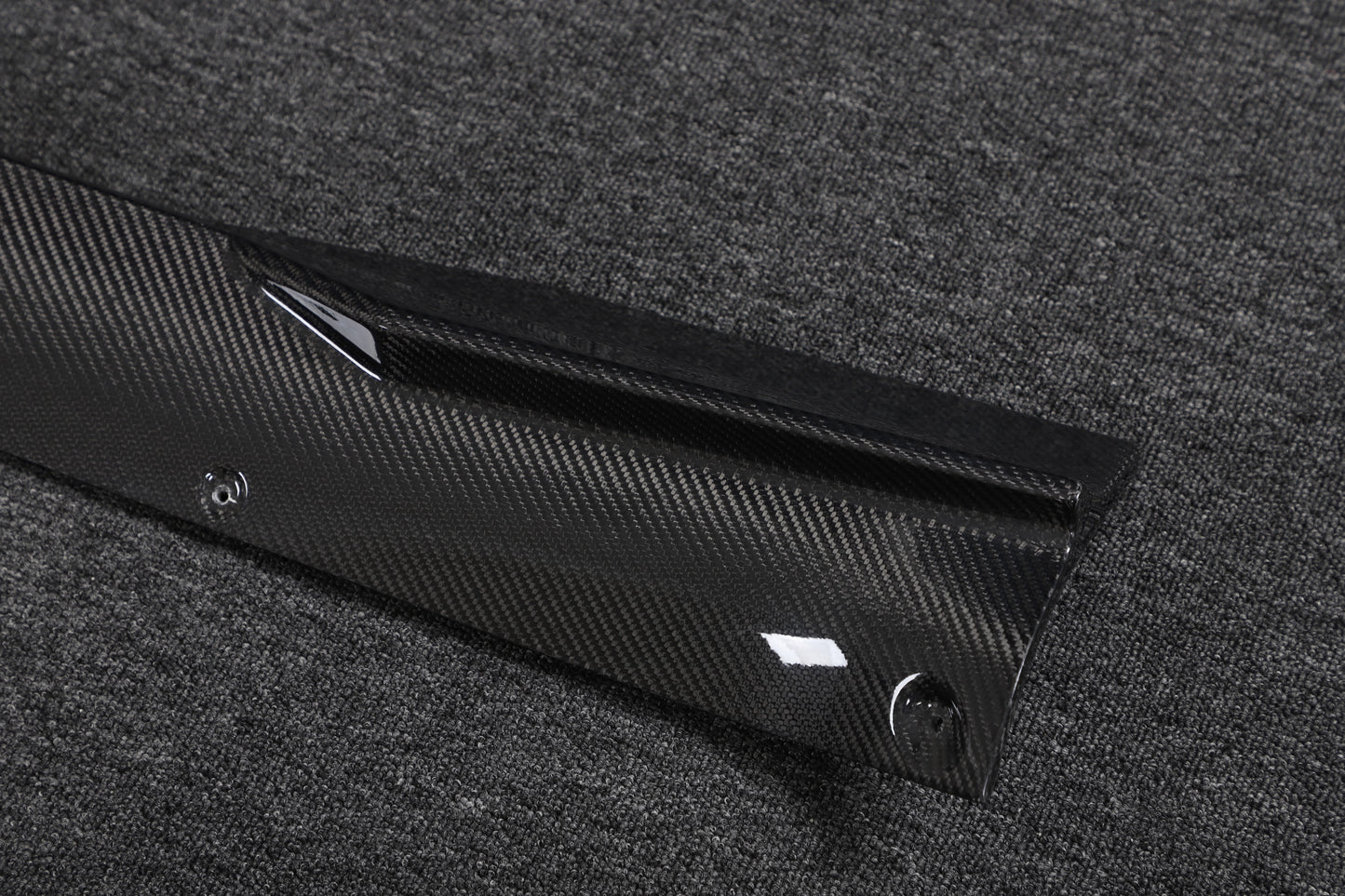 DynaCarbon™️ Carbon Side Skirts for Tesla Model S Plaid 2021-2023