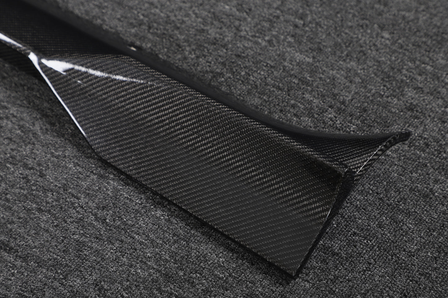 DynaCarbon™️ Carbon Side Skirts for Tesla Model S Plaid 2021-2023