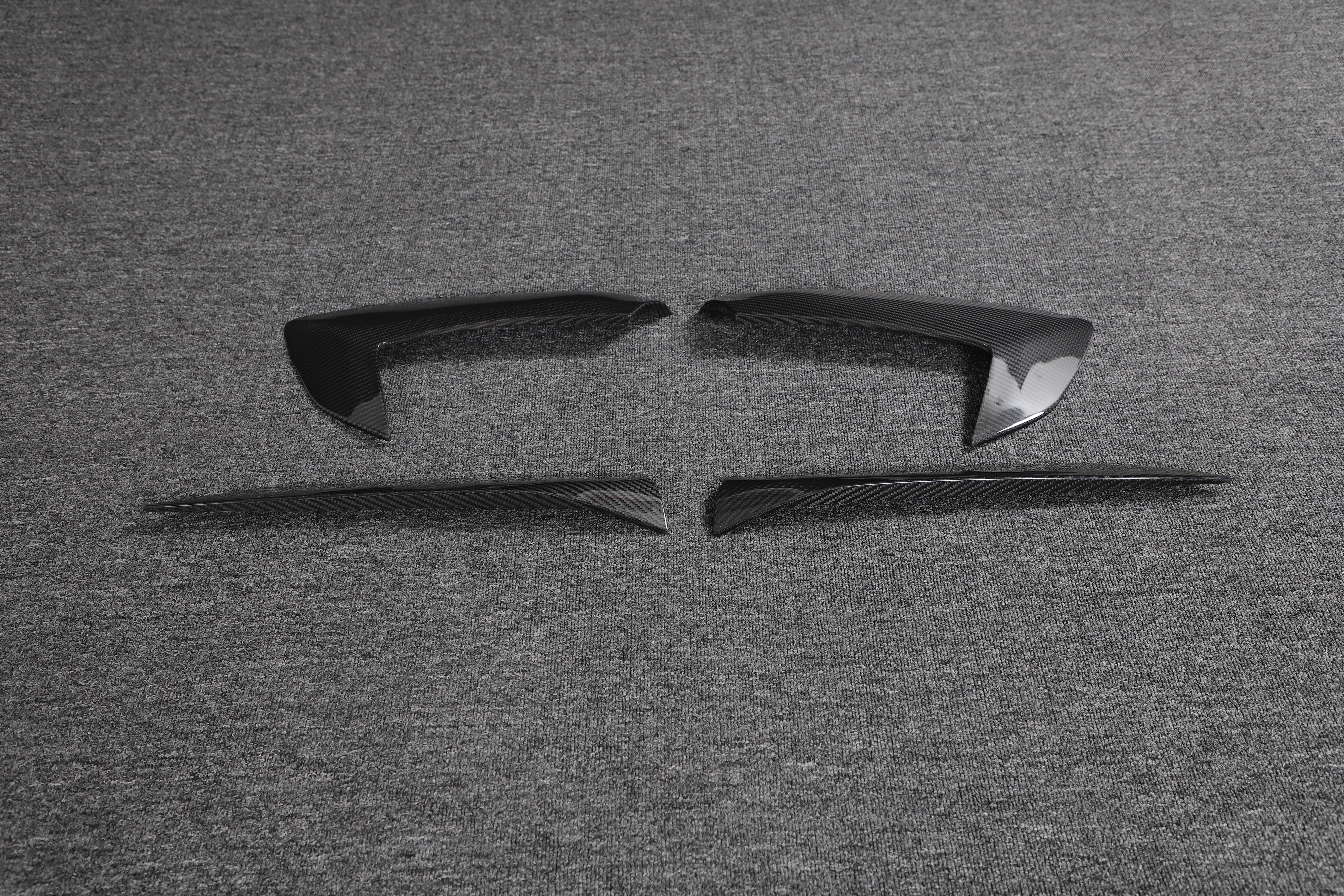 DynaCarbon™️ Carbon Side Scoop Trim for Chevrolet Corvette C8 2020-2021