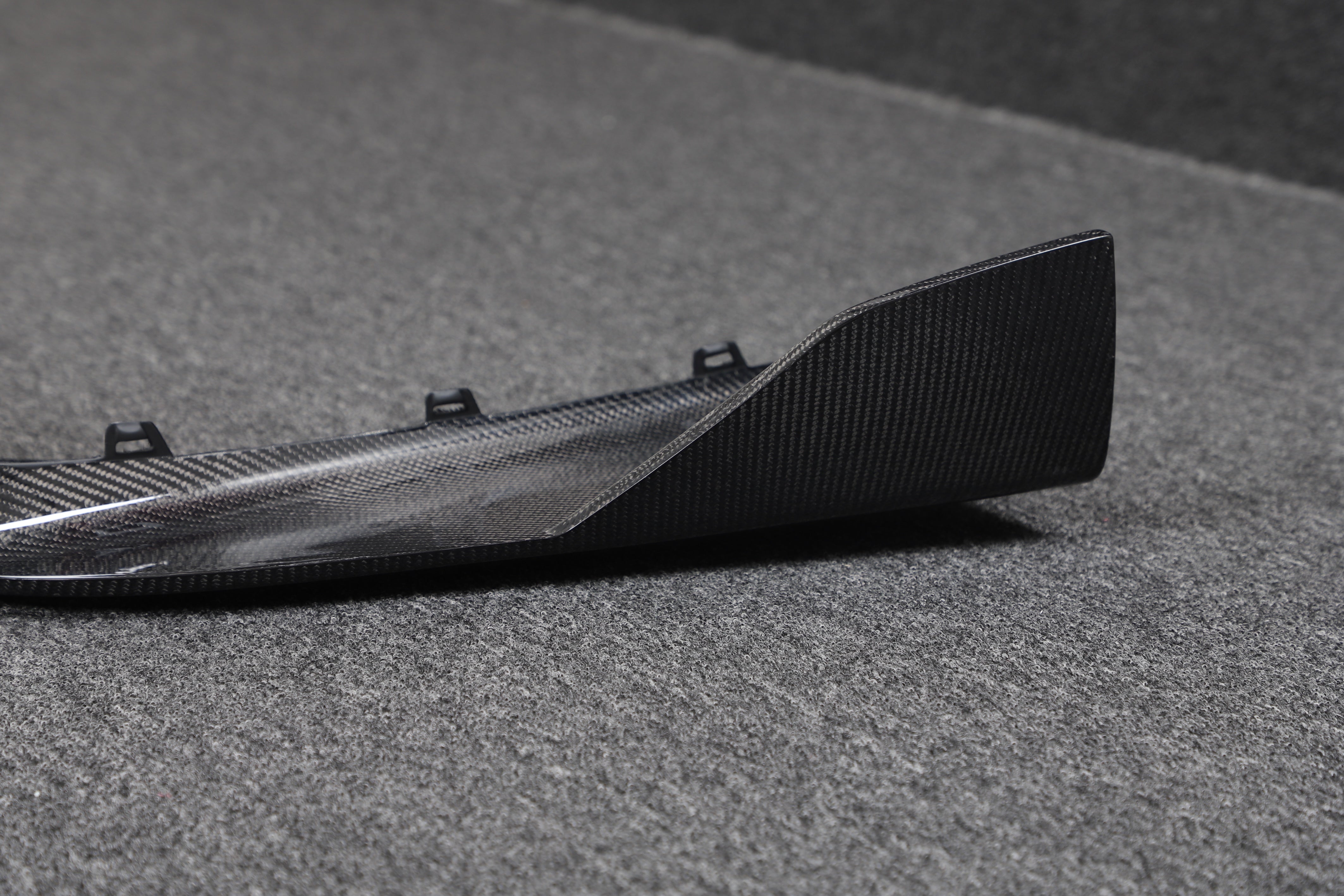 DynaCarbon™️ Carbon Rear Bumper Diffuser for Tesla Model S 2021-2023