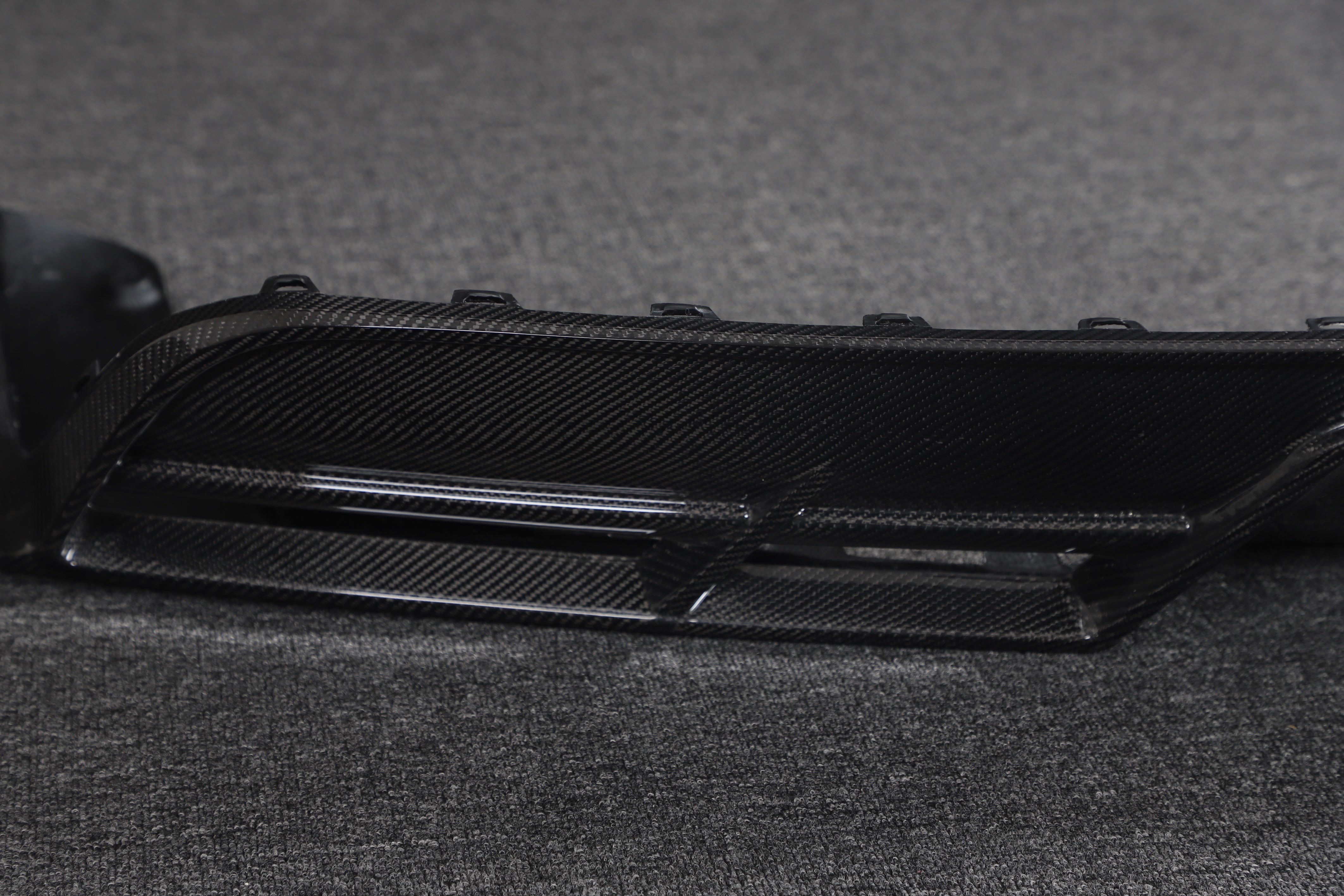 DynaCarbon™️ Carbon Rear Bumper Diffuser for Tesla Model S 2021-2023