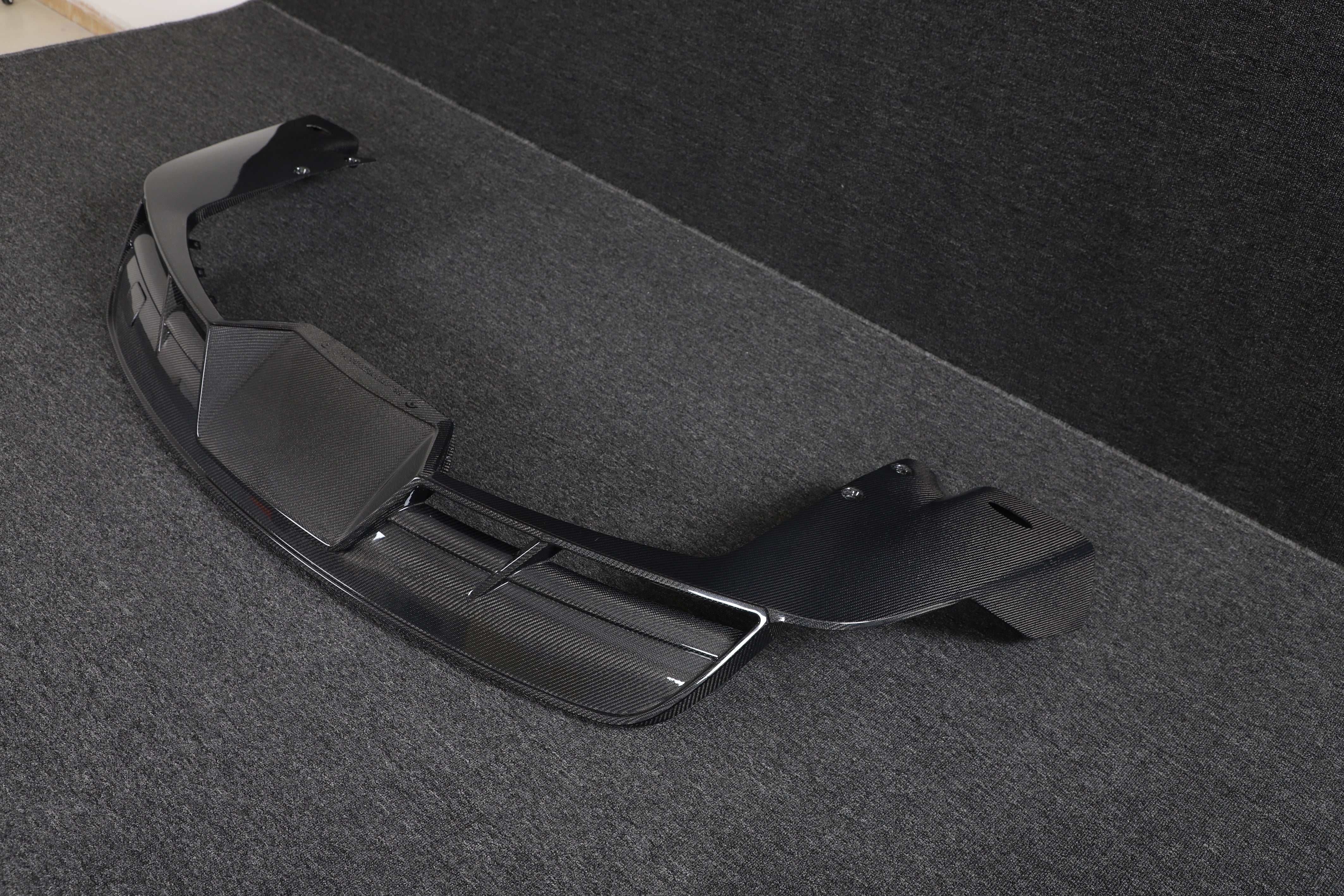 DynaCarbon™️ Carbon Rear Bumper Diffuser for Tesla Model S 2021-2023