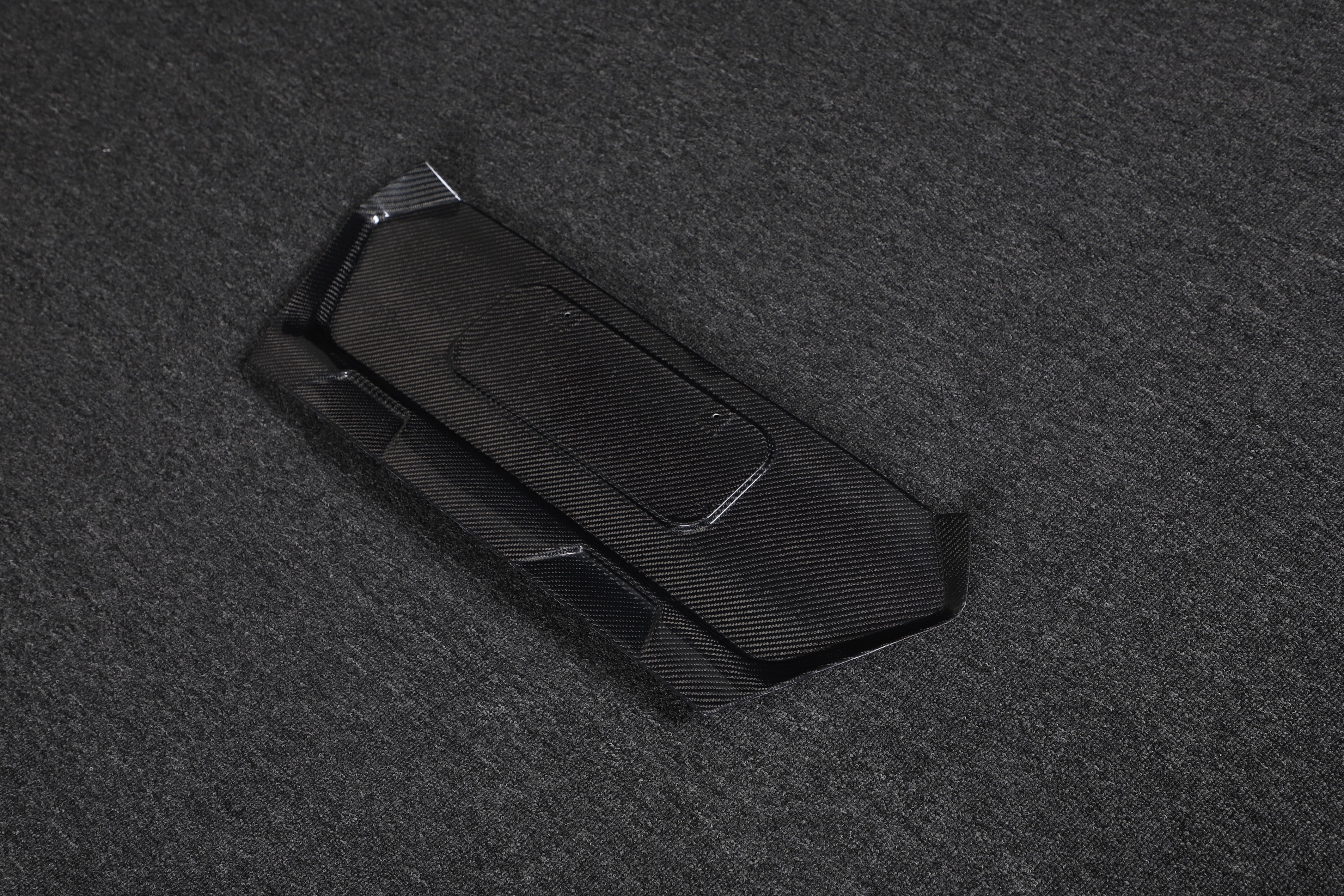 DynaCarbon™️ Carbon Plate Frame for Chevrolet Corvette C8 2020-2021