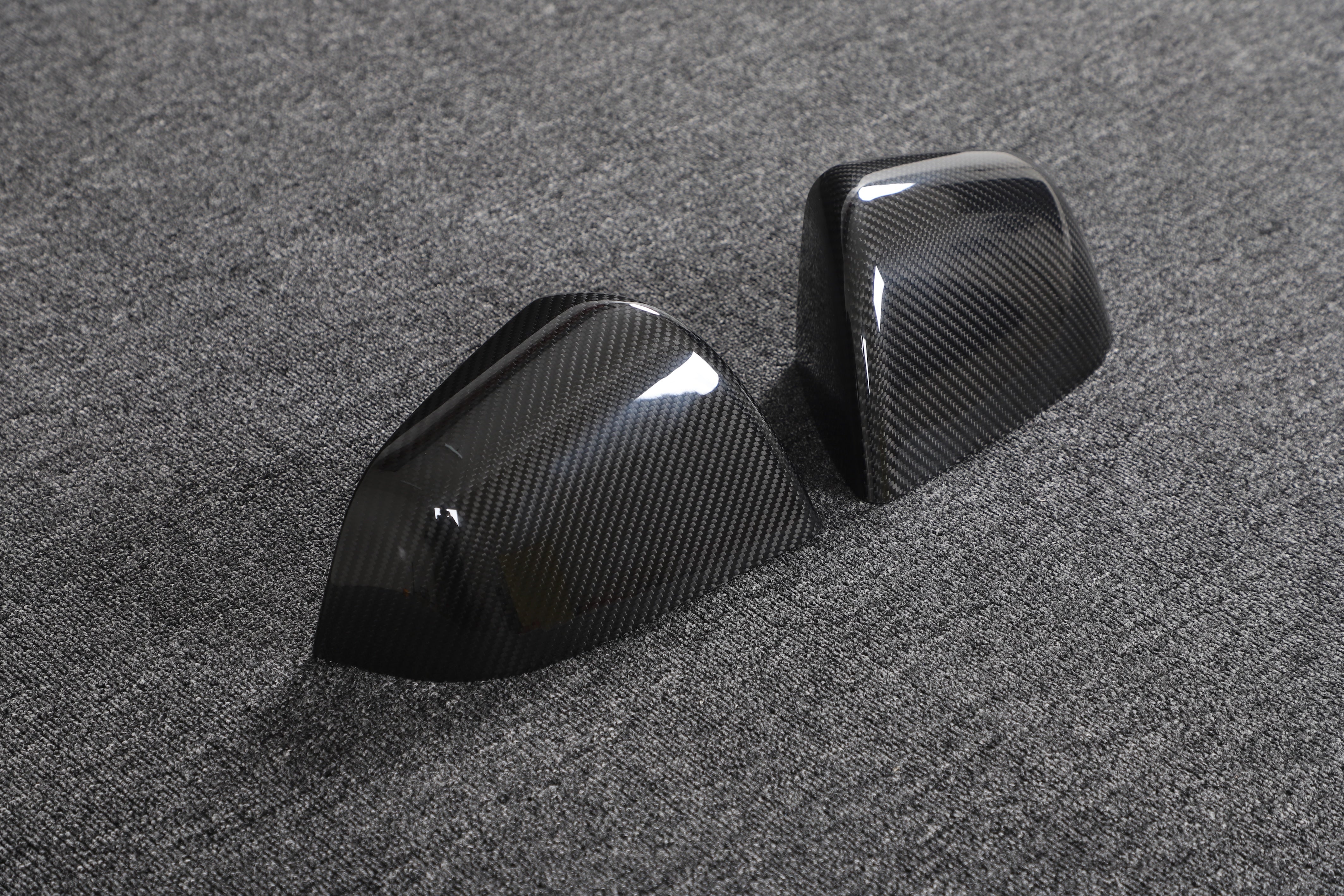 DynaCarbon™️ Carbon Side Mirror Cover for Tesla Model Y 2020-2021