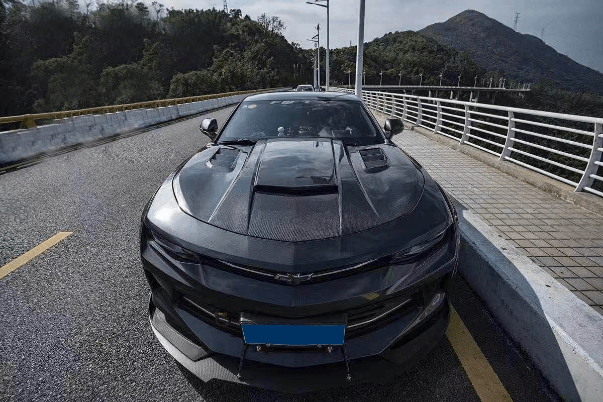 DynaCarbon™️ Carbon Fiber Engine Hood for Chevrolet Camaro 2016-2018