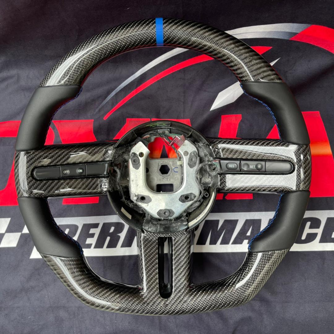 2005-2009 Ford Mustang Steering Wheel (Button surround trims included)
