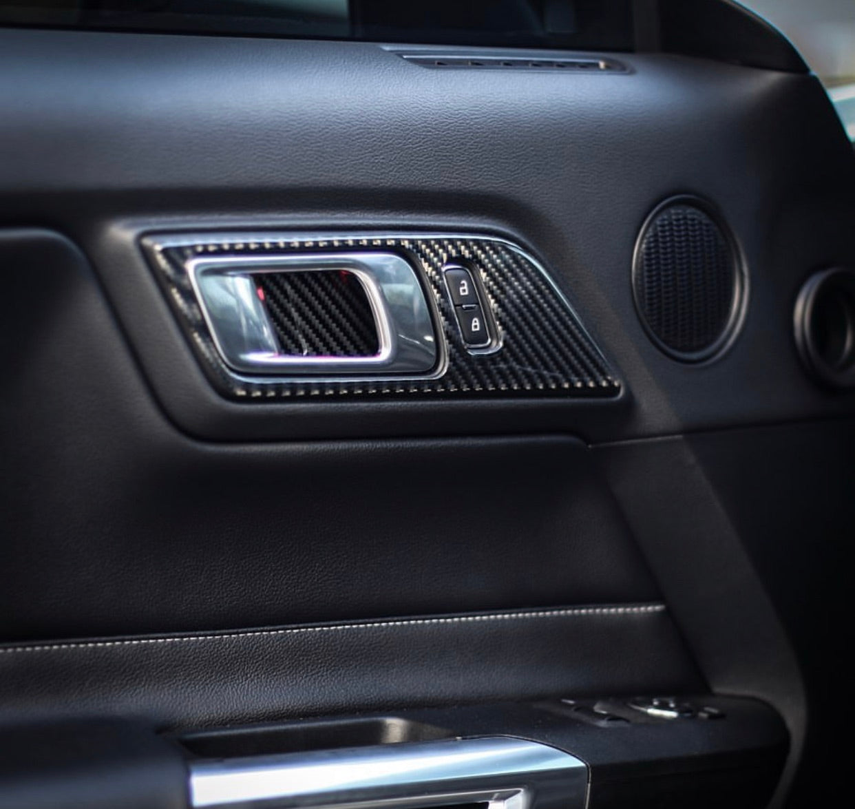 DynaCarbon™️ Carbon Fiber Door Handle Trim Kit for Ford Mustang 2015-2023
